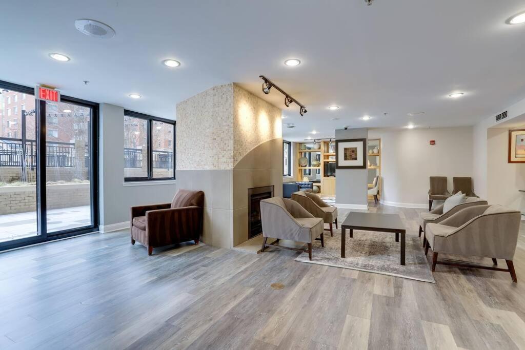 Fantastic 2 Bedroom Condo At Ballston With Gym Arlington Bagian luar foto