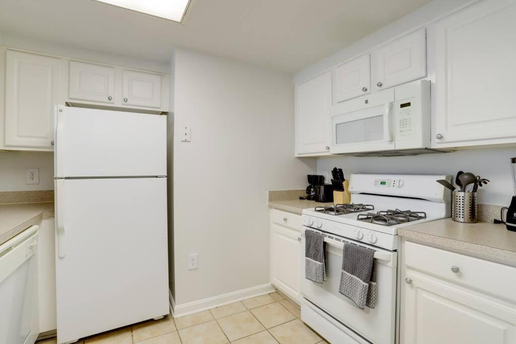 Fantastic 2 Bedroom Condo At Ballston With Gym Arlington Bagian luar foto