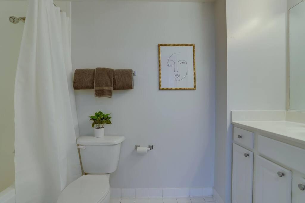 Fantastic 2 Bedroom Condo At Ballston With Gym Arlington Bagian luar foto